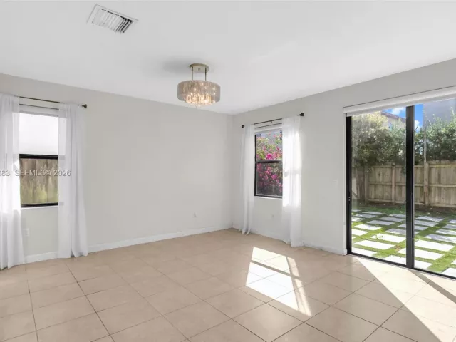 Дом в аренду по адресу 11770 SW 251st St - фото 7404095