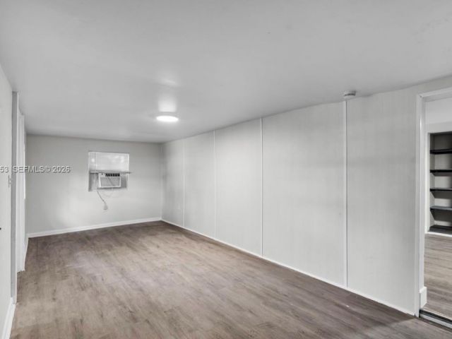 Дом в аренду по адресу 914 NW 80th St 1 - фото 7507657