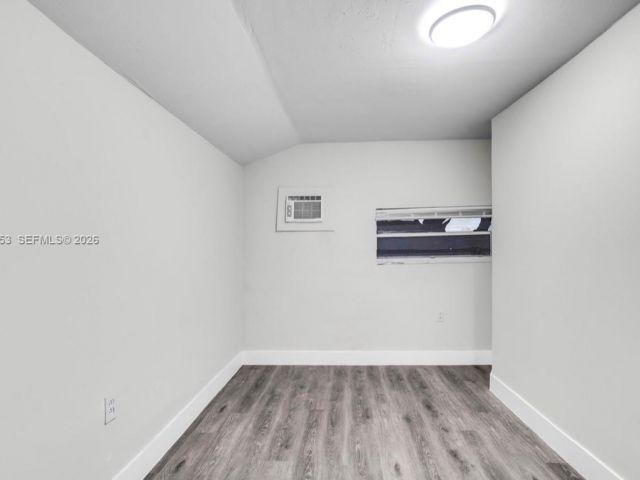 Дом в аренду по адресу 914 NW 80th St 1 - фото 7507663