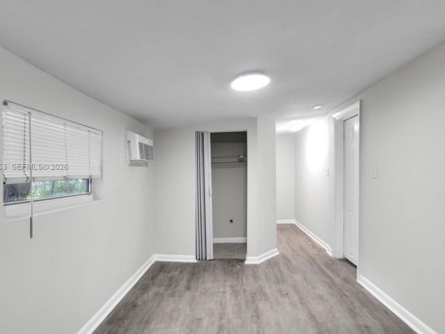 Дом в аренду по адресу 914 NW 80th St 1 - фото 7507668