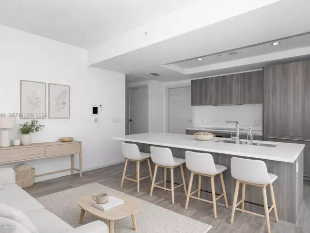 Продажа квартиры #1409 - фото 7409023