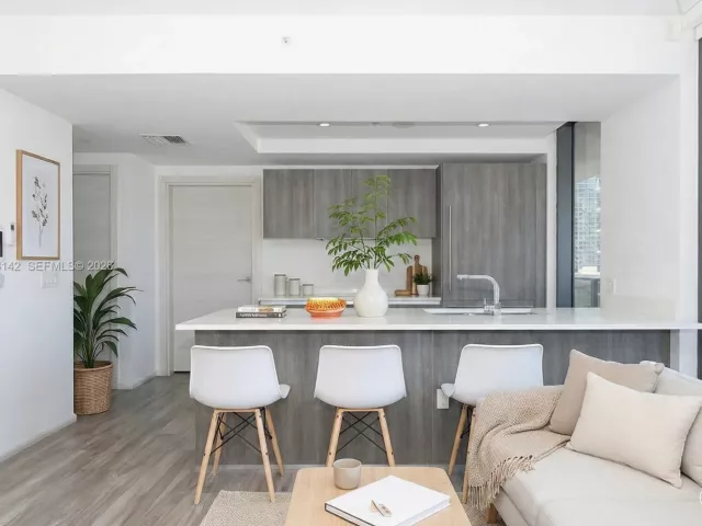 Продажа квартиры #1409 - фото 7409024