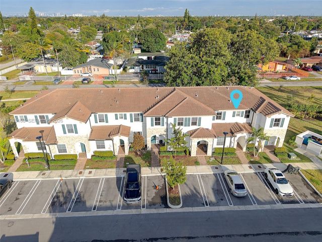 Дом в аренду по адресу 12307 NW 23rd Ct 12307 - фото 7507970