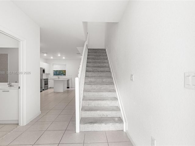 Дом в аренду по адресу 12307 NW 23rd Ct 12307 - фото 7507973