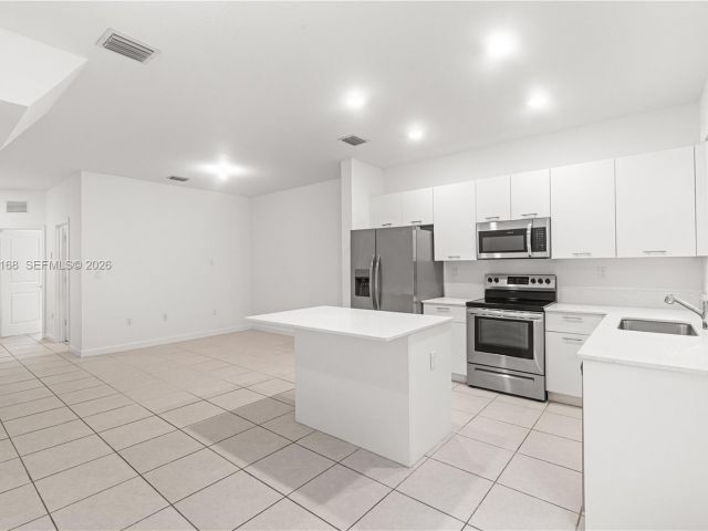 Дом в аренду по адресу 12307 NW 23rd Ct 12307 - фото 7507983