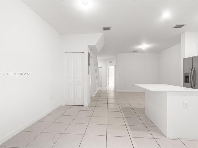 Дом в аренду по адресу 12307 NW 23rd Ct 12307 - фото 7507986