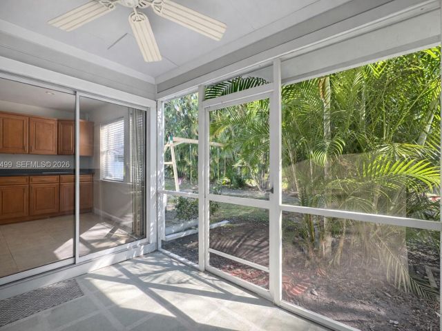 Дом в аренду по адресу 5327 Sapphire Valley - фото 7411388