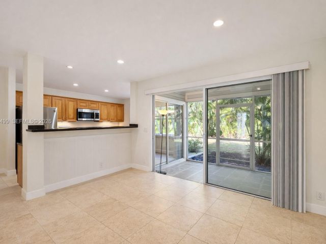 Дом в аренду по адресу 5327 Sapphire Valley - фото 7411395