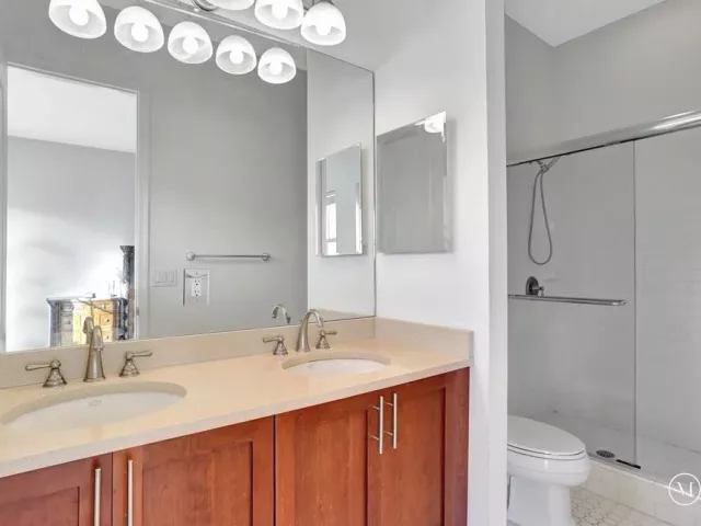 Продажа дома по адресу 1345 SW 4th Court - фото 9357680