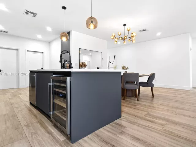 Продажа дома по адресу 913 NE 15th St - фото 7405649