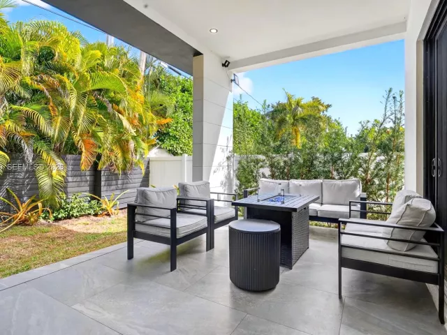 Продажа дома по адресу 913 NE 15th St - фото 7405642