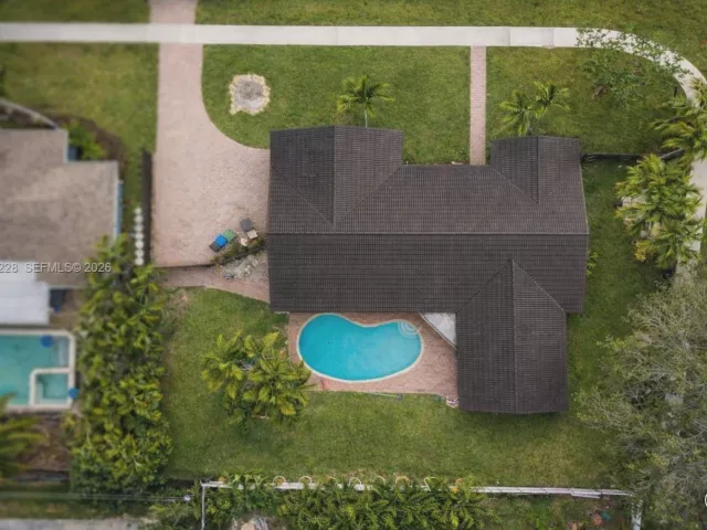 Продажа дома по адресу 6020 NE 18th Ter - фото 7405630