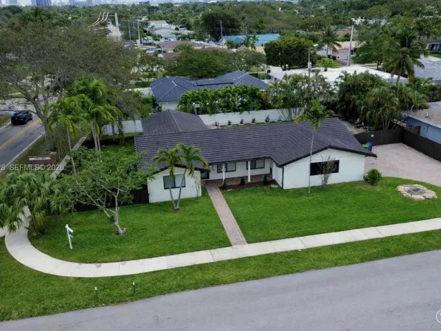 Продажа дома по адресу 6020 NE 18th Ter - фото 7405631