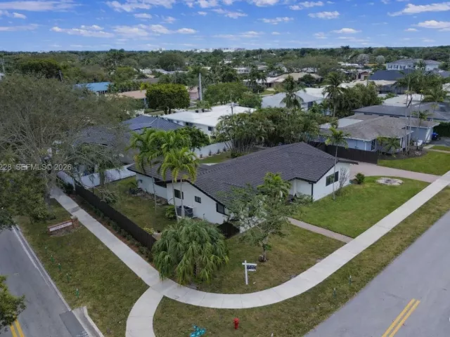 Продажа дома по адресу 6020 NE 18th Ter - фото 7405632