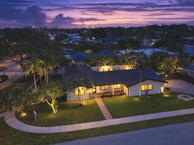 Продажа дома по адресу 6020 NE 18th Ter - фото 7405633