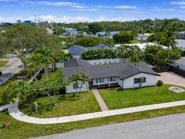 Продажа дома по адресу 6020 NE 18th Ter - фото 7405634