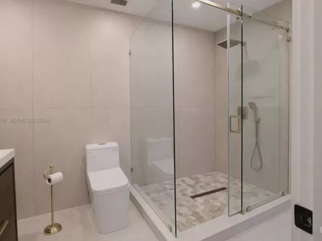 Продажа дома по адресу 6020 NE 18th Ter - фото 7405619