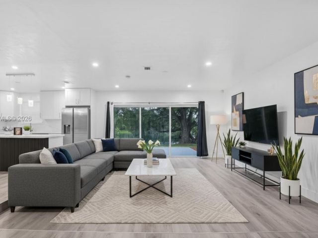 Продажа дома по адресу 14431 NW 13th Rd - фото 7434216