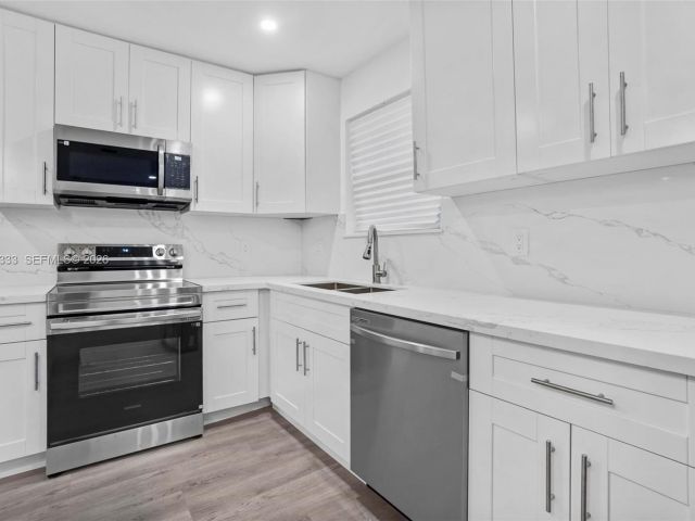 Продажа дома по адресу 14431 NW 13th Rd - фото 7434217