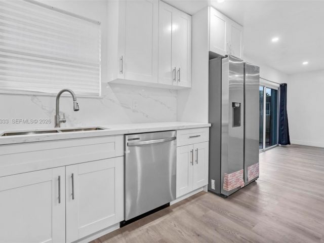 Продажа дома по адресу 14431 NW 13th Rd - фото 7434221