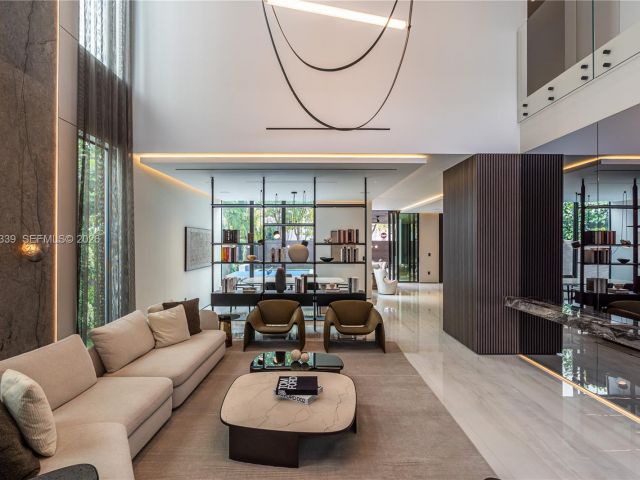 Продажа дома по адресу 10540 NW 67th Ter - фото 7427277