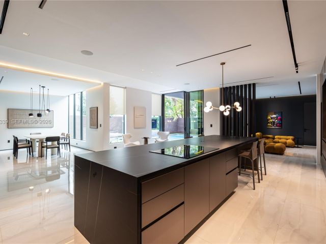 Продажа дома по адресу 10540 NW 67th Ter - фото 7427279