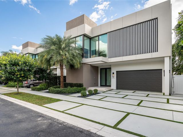 Продажа дома по адресу 10540 NW 67th Ter - фото 7427280