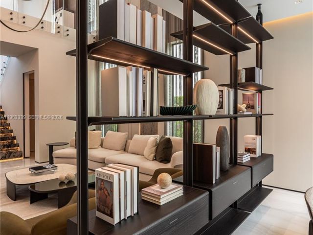 Продажа дома по адресу 10540 NW 67th Ter - фото 7427290