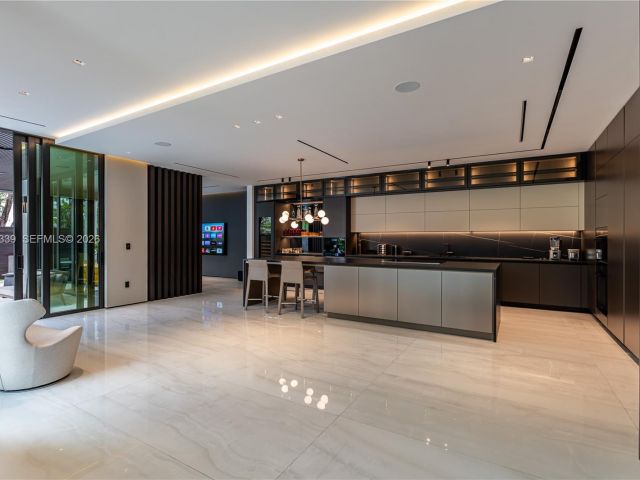 Продажа дома по адресу 10540 NW 67th Ter - фото 7427294