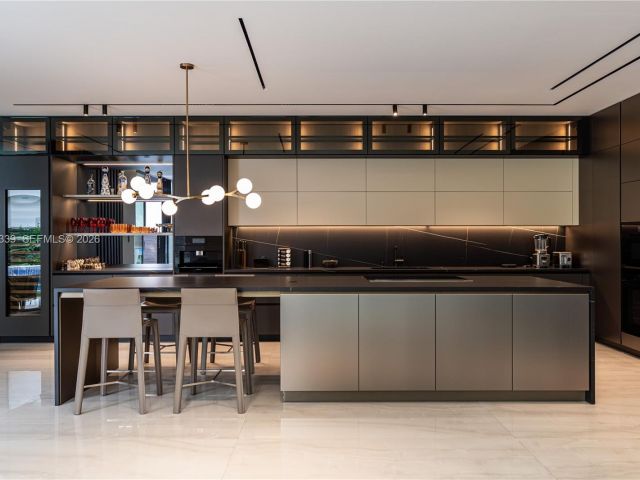 Продажа дома по адресу 10540 NW 67th Ter - фото 7427295