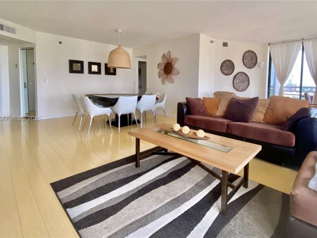 Продажа квартиры #1807 - фото 7504332