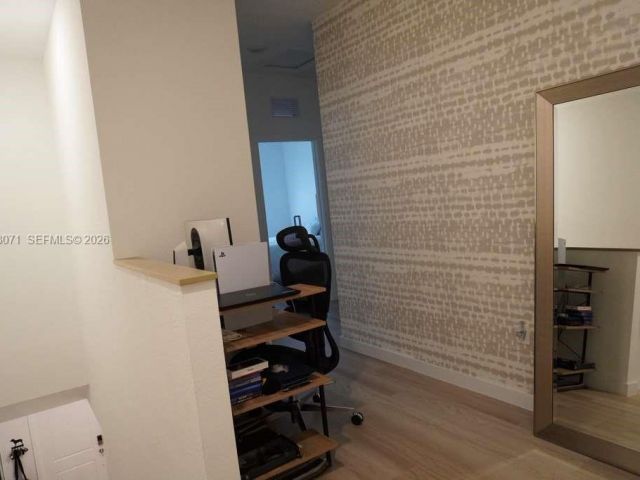 Дом в аренду по адресу 385 NW 9th St 385 - фото 7420797