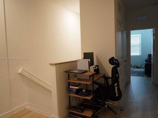 Дом в аренду по адресу 385 NW 9th St 385 - фото 7420798