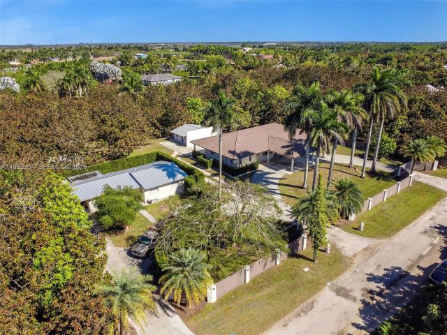 Продажа дома по адресу 19955 SW 186th St - фото 7440166