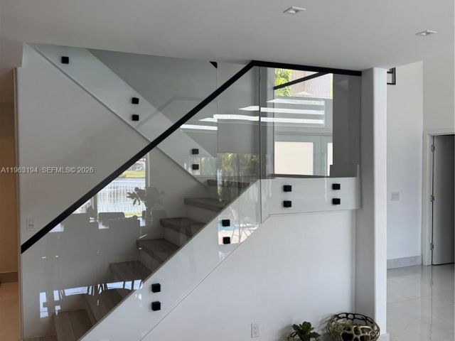 Дом в аренду по адресу 4943 SW 33rd Way - фото 7436861