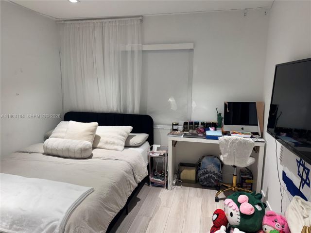 Дом в аренду по адресу 4943 SW 33rd Way - фото 7436870