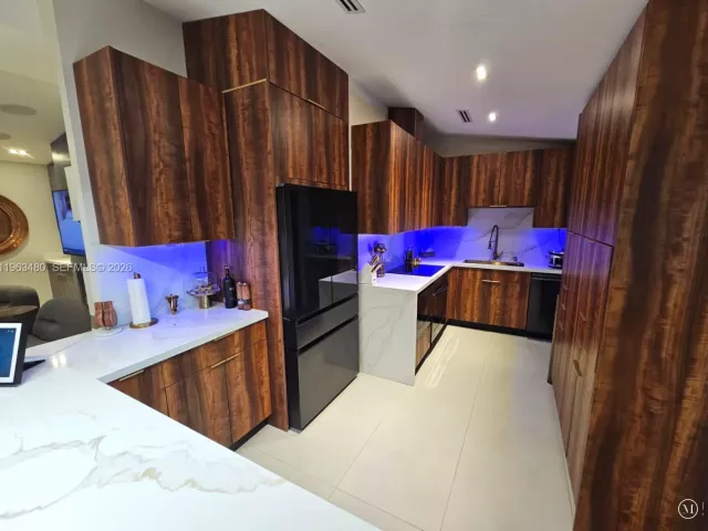 Продажа дома по адресу 2543 Gulfstream Ln - фото 7412417