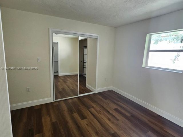 Продажа дома по адресу 1717 NW 69th St - фото 7511918