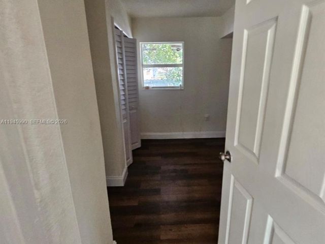 Продажа дома по адресу 1717 NW 69th St - фото 7511919