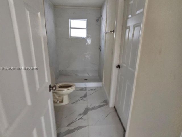 Продажа дома по адресу 1717 NW 69th St - фото 7511924