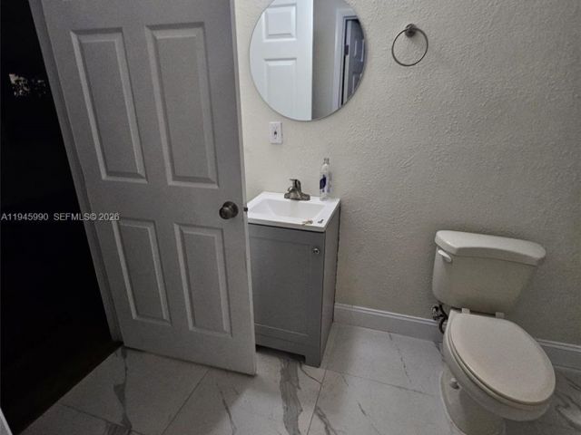 Продажа дома по адресу 1717 NW 69th St - фото 7511925