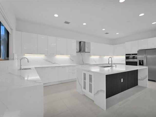 Продажа дома по адресу 10386 SW 57th Ct - фото 7517261