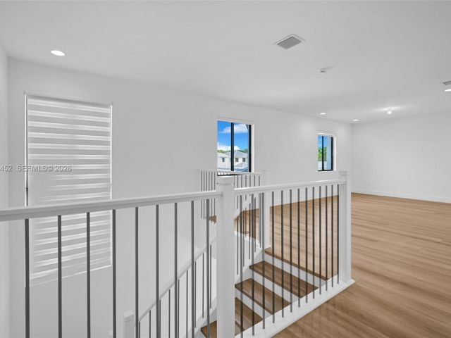 Продажа дома по адресу 10386 SW 57th Ct - фото 7517268