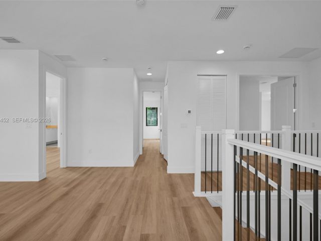 Продажа дома по адресу 10386 SW 57th Ct - фото 7517269