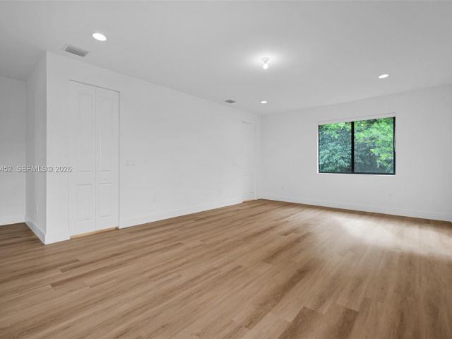 Продажа дома по адресу 10386 SW 57th Ct - фото 7517275