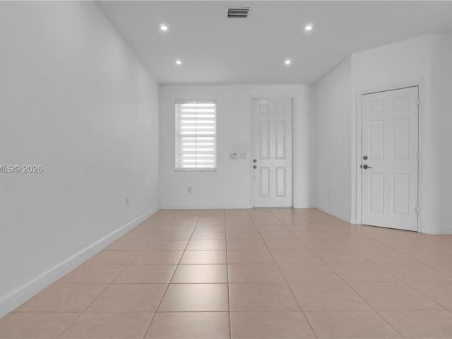 Продажа дома по адресу 8678 NW 113th Ct - фото 7427300