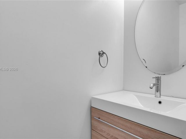 Продажа дома по адресу 8678 NW 113th Ct - фото 7427304