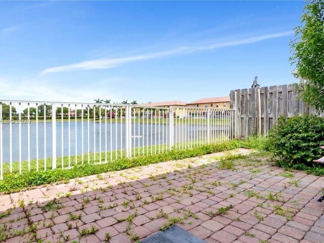 Продажа дома по адресу 8678 NW 113th Ct - фото 7427306