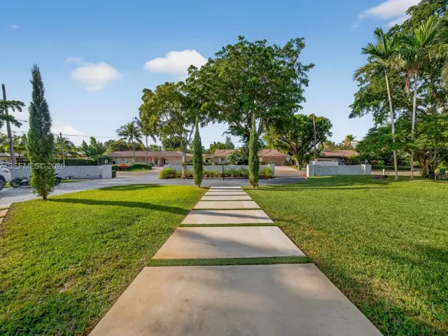 Продажа дома по адресу 4312 NE 22nd Ave - фото 7413639