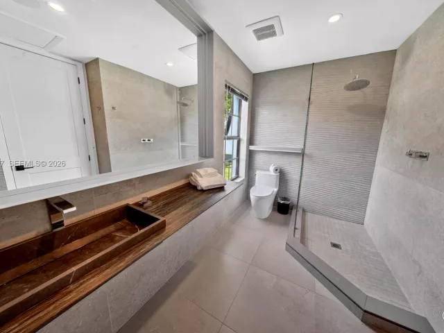 Продажа дома по адресу 4312 NE 22nd Ave - фото 7413609